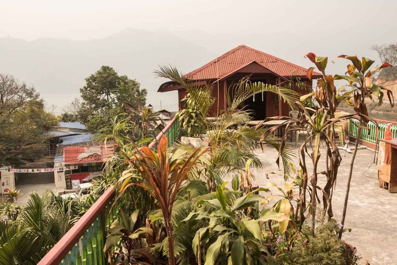 Lake Boutique Hotel Pokhara Buitenkant foto